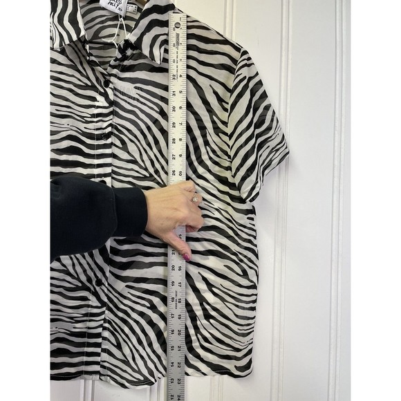 NWT Princess Polly Zebra Short Sleeve Button Down Tunic Blouse Size 4 - Picture 9 of 10